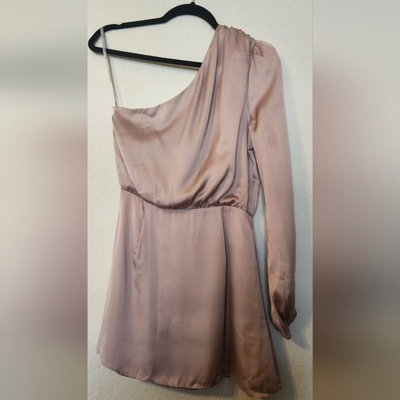 Lovers and Friends One Shoulder Satin Dress - Picture 6 of 8